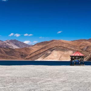 indian-travel-destination-beautiful-attractive_53876-16345